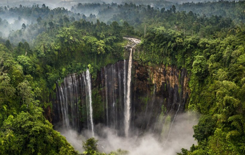 Indonesia: Between Two Oceans
